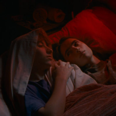 Falcon_Lake de Charlotte Le Bon (Still from the film)